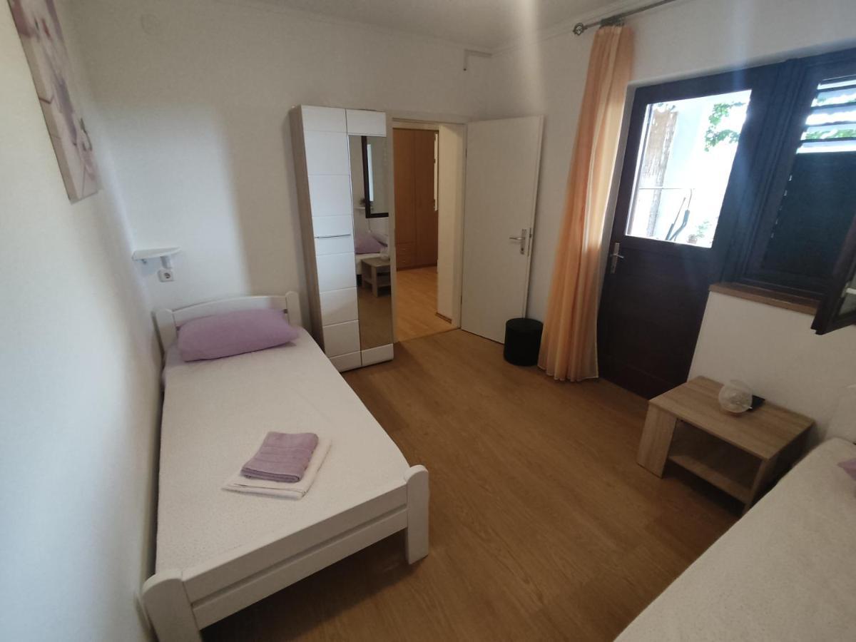 Apartment Nakic Vrpolje Eksteriør bilde